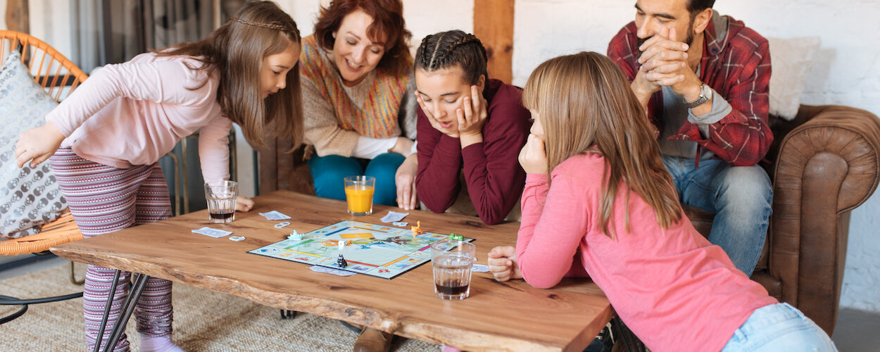 4 Fun Board Games That Exercise Intelligence